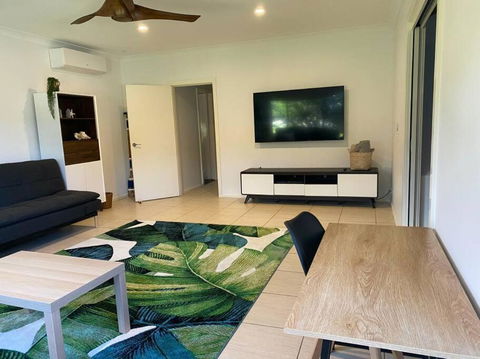 Rainbow Beachhouse - Deluxe, Pristine Location - Accommodation in Brisbane 3