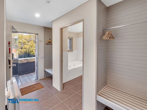 Ramshead Creek 1 - Accommodation in Brisbane 1