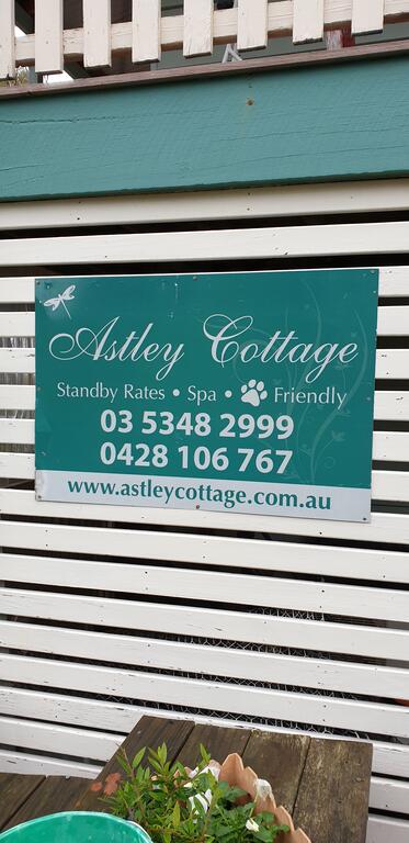 Astley Cottage - Accommodation in Brisbane 0