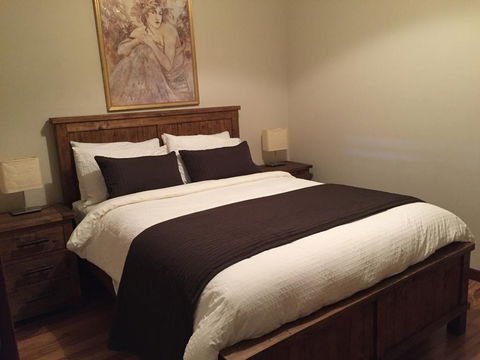 Atina Rocks Country Homestead - Accommodation in Brisbane 3