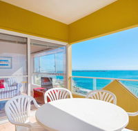 Avalon 4 - right across the road from convent beach - uninterrupted views - Accommodation in Brisbane