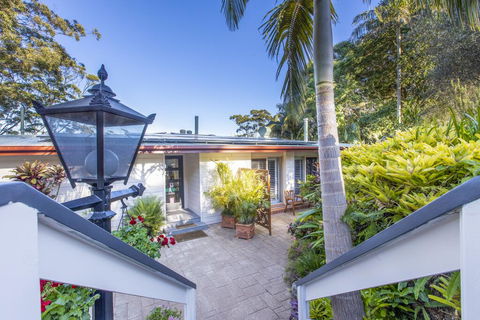 Avocado Sunset Bed & Breakfast - Accommodation in Brisbane 1