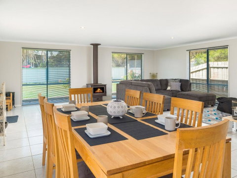 Back Beach Retreat - Accommodation in Brisbane 1