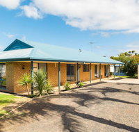 Back Beach Retreat - Accommodation in Brisbane