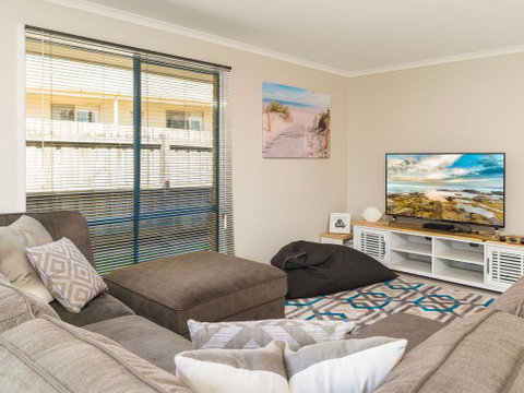 Back Beach Retreat - Accommodation in Brisbane 3