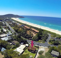 BARRELS AT BOOMERANG - Accommodation in Brisbane