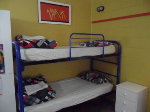 Bateman Bay Holiday Park & Batemans Bay YHA - Accommodation in Brisbane 3