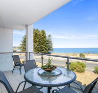 Bayline Beachfront Apartment no 4 - Accommodation in Brisbane