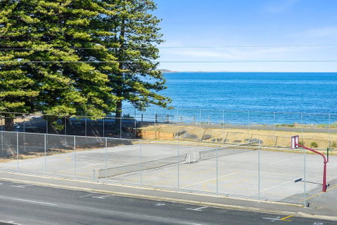 Bayline Beachfront Apartment No 4 - Accommodation in Brisbane 2
