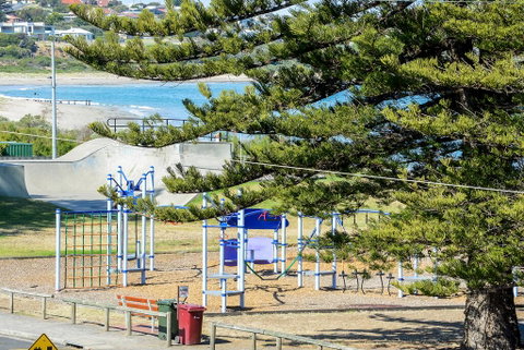 Bayline Beachfront Apartment No 4 - Accommodation in Brisbane 3