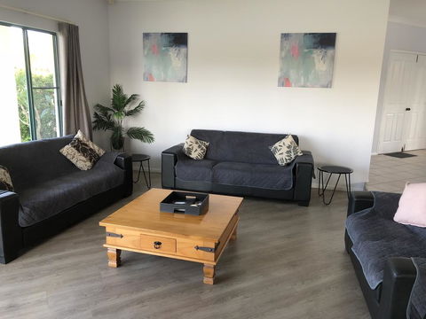 Bayz Maroochy Waters - Accommodation in Brisbane 2