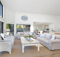 Beach 'Shac' on Parkway - Accommodation in Brisbane