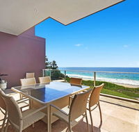 Beach and Ocean Front Penthouse with Wifi and Parking - Accommodation in Brisbane