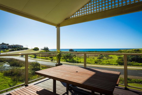 Beach Breakers Apartment - Stunning Views - Accommodation in Brisbane 1