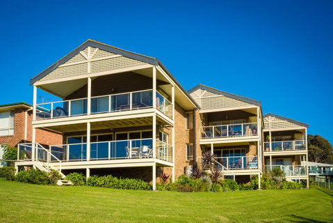 Beach Breakers Apartment - Stunning Views - Accommodation in Brisbane 2