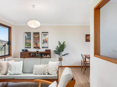Beach Breeze - Accommodation in Brisbane 0