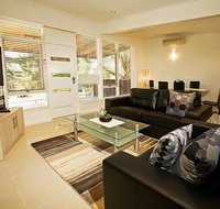 Beach House Apartments - Accommodation in Brisbane