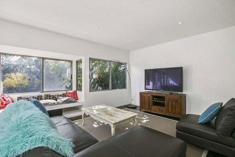 Beach Retreat On Medina - Accommodation in Brisbane 1