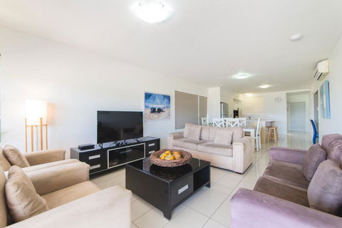 Beaches On Lammermoor Apartments - Accommodation in Brisbane 1