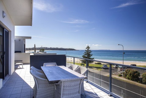 Beachfront Apartment 10 - Accommodation in Brisbane 0