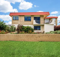 Beachfront Apt with Private Pool - Accommodation in Brisbane