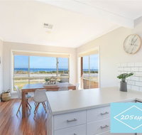 Beachfront Living - Accommodation in Brisbane