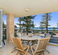 Beachfront on Golden Mile - Accommodation in Brisbane