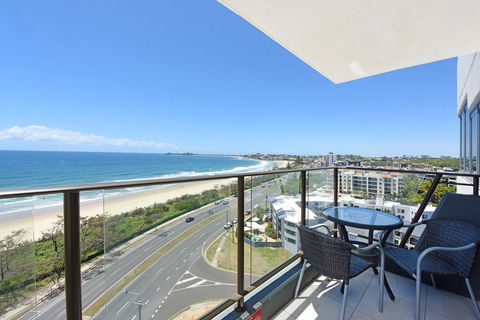 Beachfront Towers - Accommodation in Brisbane 1