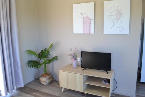 Rio Rita Ocean View Apartments - Accommodation in Brisbane 2