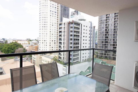 Republic Apartment - Accommodation in Brisbane 3