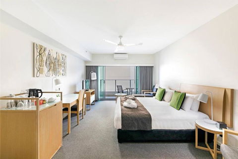 Resort-Style Sister Studios - Double Delight In The CBD - Accommodation in Brisbane 0