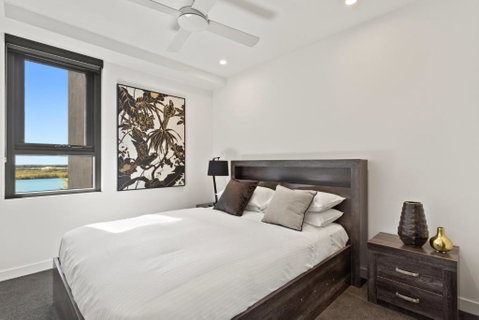 Riverfront 2-Bed With Pool, Sauna, Gym & Views - Accommodation in Brisbane 2