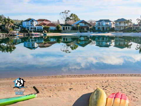 Renovated Beautiful Holiday Home With A Private Beach & Stunning Views! - Accommodation in Brisbane 0