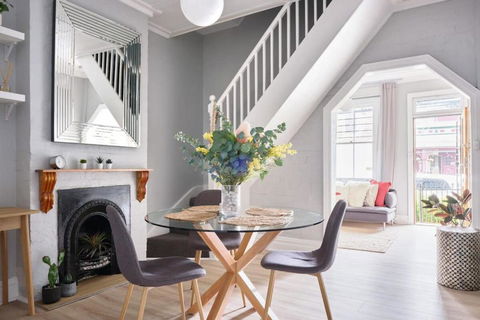 Redfern Classic Terrace - Parking And Balcony - Accommodation in Brisbane 0