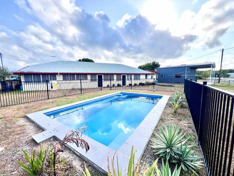 Reef Shack Beach Vibes Stroll To The Beach - Accommodation in Brisbane 1