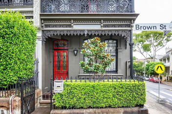 Refined Paddington Corner Terrace With Parking with Accommodation in Brisbane