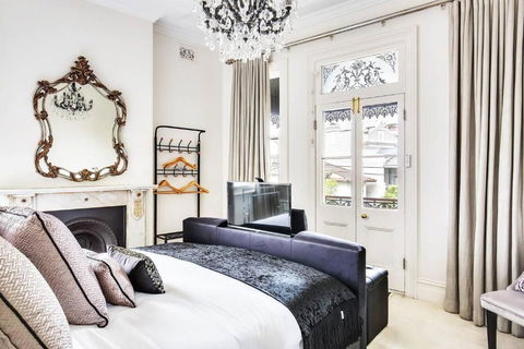 Refined Paddington Corner Terrace With Parking - Accommodation in Brisbane 2