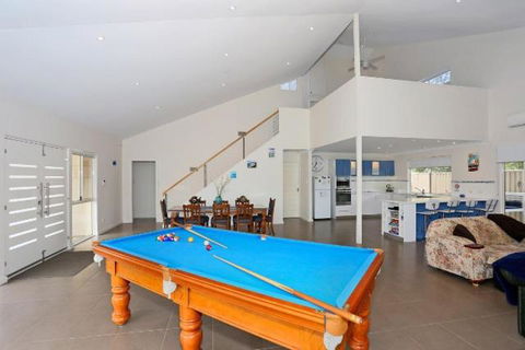 Relax At Falcon By The Bay - Accommodation in Brisbane 1