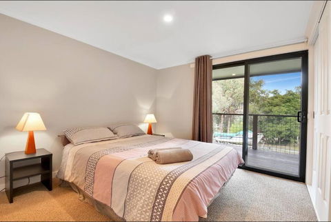 Relax At Goughs Bay - Accommodation in Brisbane 1