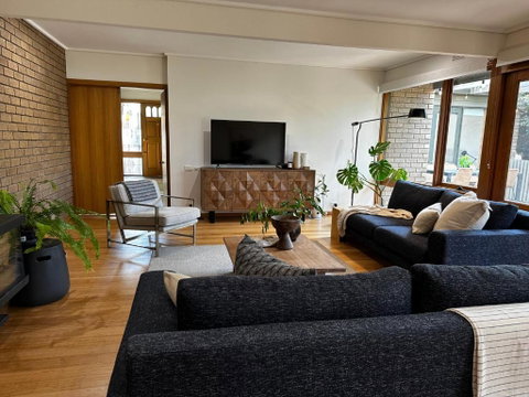 Relaxed And Stylish -self Check In, Secure Parking - Accommodation in Brisbane 0
