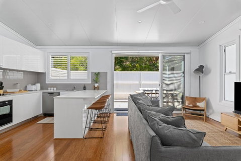 Relaxing 2-Bed Home Close To Beaches And Parks - Accommodation in Brisbane 3