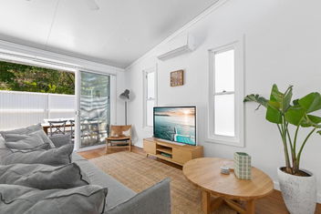 Relaxing 2-Bed Home Close To Beaches And Parks with Accommodation in Brisbane