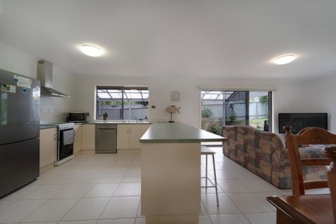 Relaxing Holiday Home Pets Are Welcome - Accommodation in Brisbane 2