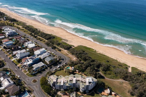 Relaxing Ocean View Apartment In Buddina - Accommodation in Brisbane 2