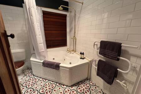 Renovated Cottage Near Cataract Gorge Launceston - Accommodation in Brisbane 3