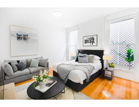 Renovated Studio In Bohemian Area Close To City - Accommodation in Brisbane 0