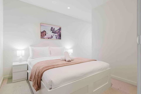 Resort Lifestyle Urban Apt - Pool, Gym, Sauna - Accommodation in Brisbane 0