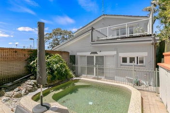 Resort Living Coogee with Accommodation in Brisbane