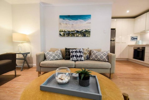 Resort-style Coastal Living With Balcony & Pool - Accommodation in Brisbane 0