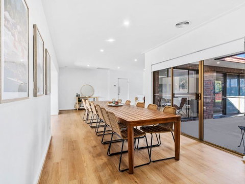 Retreat House - Accommodation in Brisbane 1